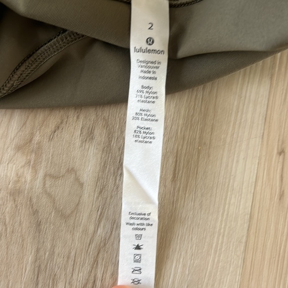 Lululemon High Waisted Legging - Picture 6 of 6